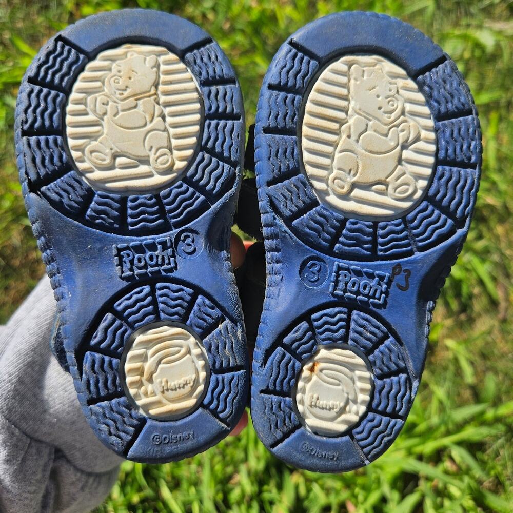 Vintage Pooh Sandals - Picture 4 of 4